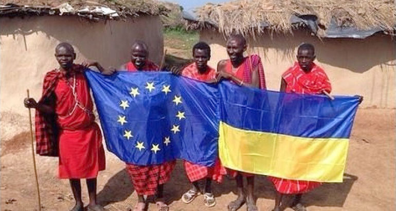 Ліберійці з українським прапором